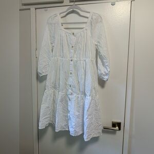 Beachlunchlounge dress white size Medium like new